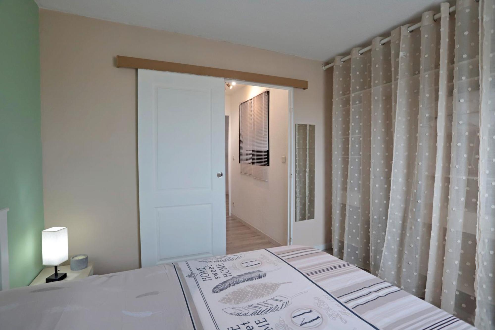 Appart T2 Dans Residence Calme Parking Prive Gratuit Мирамас Екстериор снимка