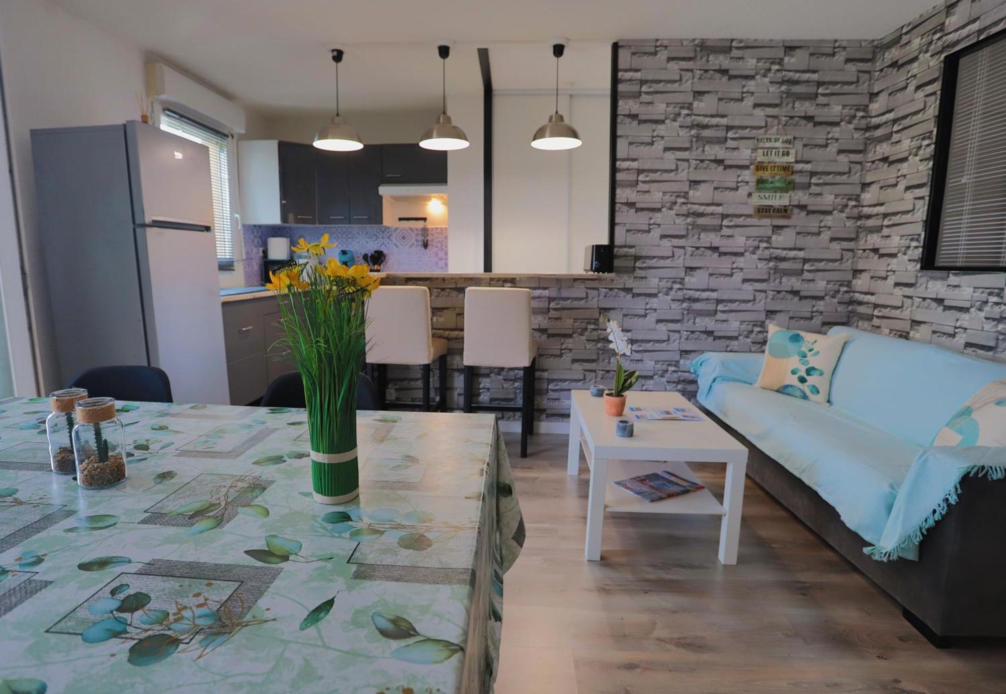 Appart T2 Dans Residence Calme Parking Prive Gratuit Мирамас Екстериор снимка