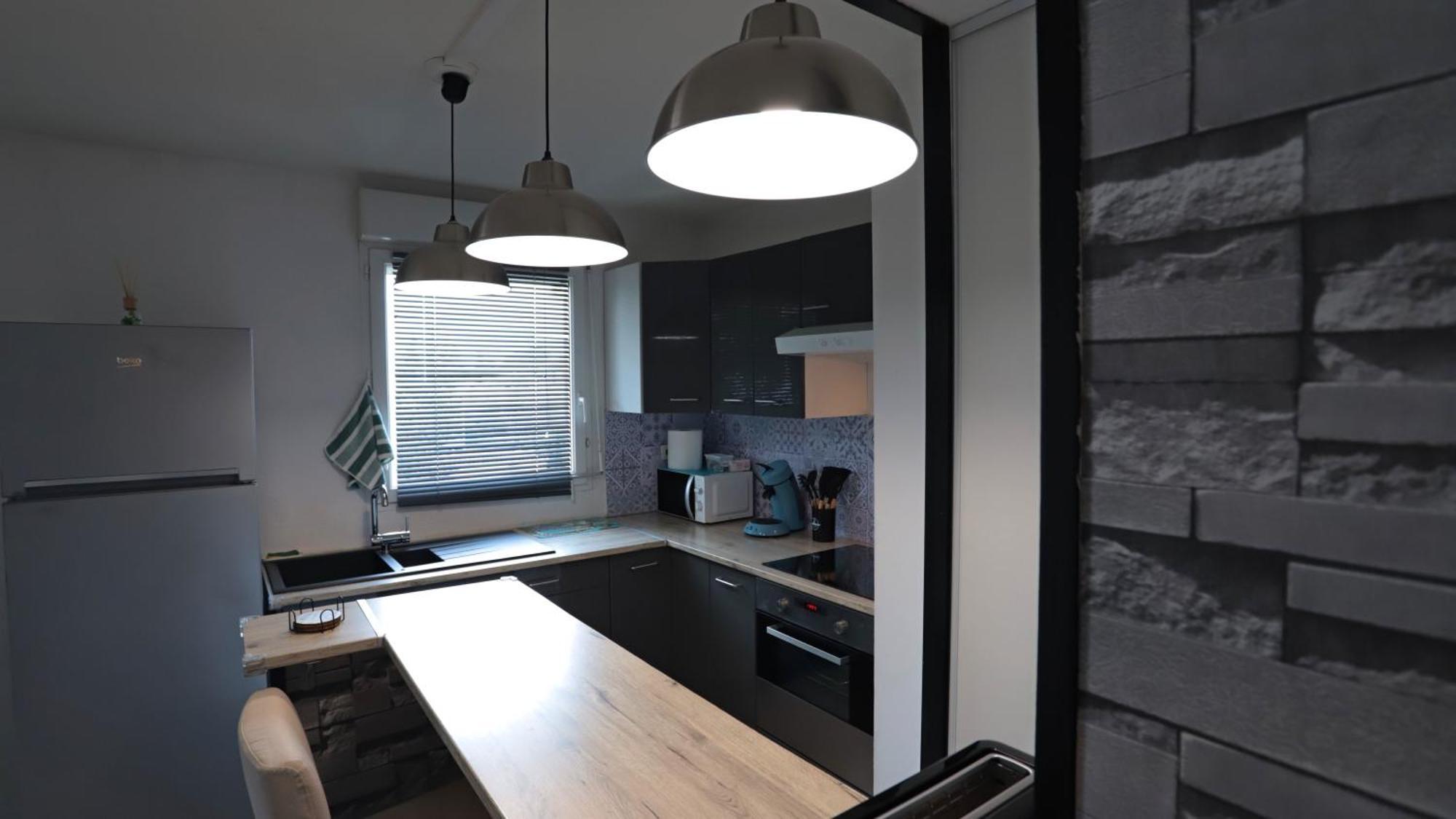 Appart T2 Dans Residence Calme Parking Prive Gratuit Мирамас Екстериор снимка