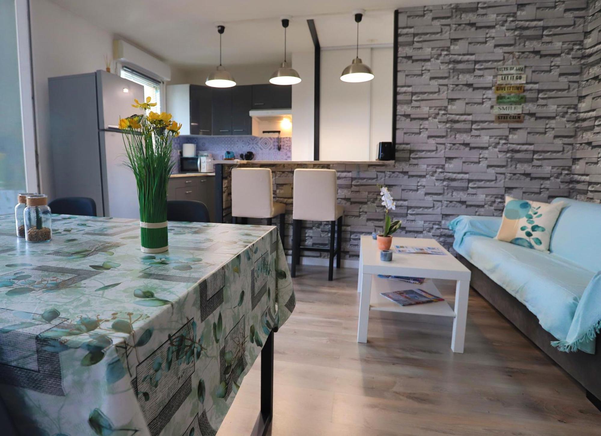 Appart T2 Dans Residence Calme Parking Prive Gratuit Мирамас Екстериор снимка